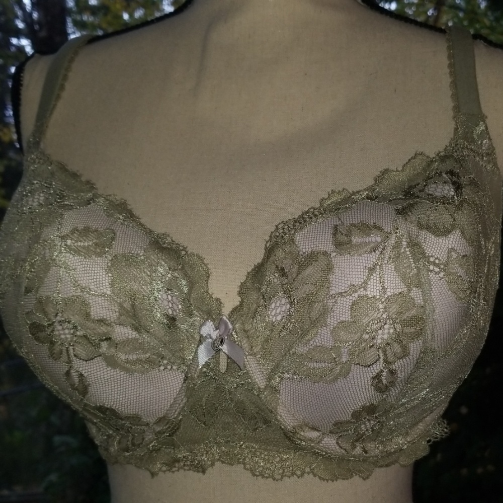 Victoria's Secret Lightly Lined Demi Multi-Way bra